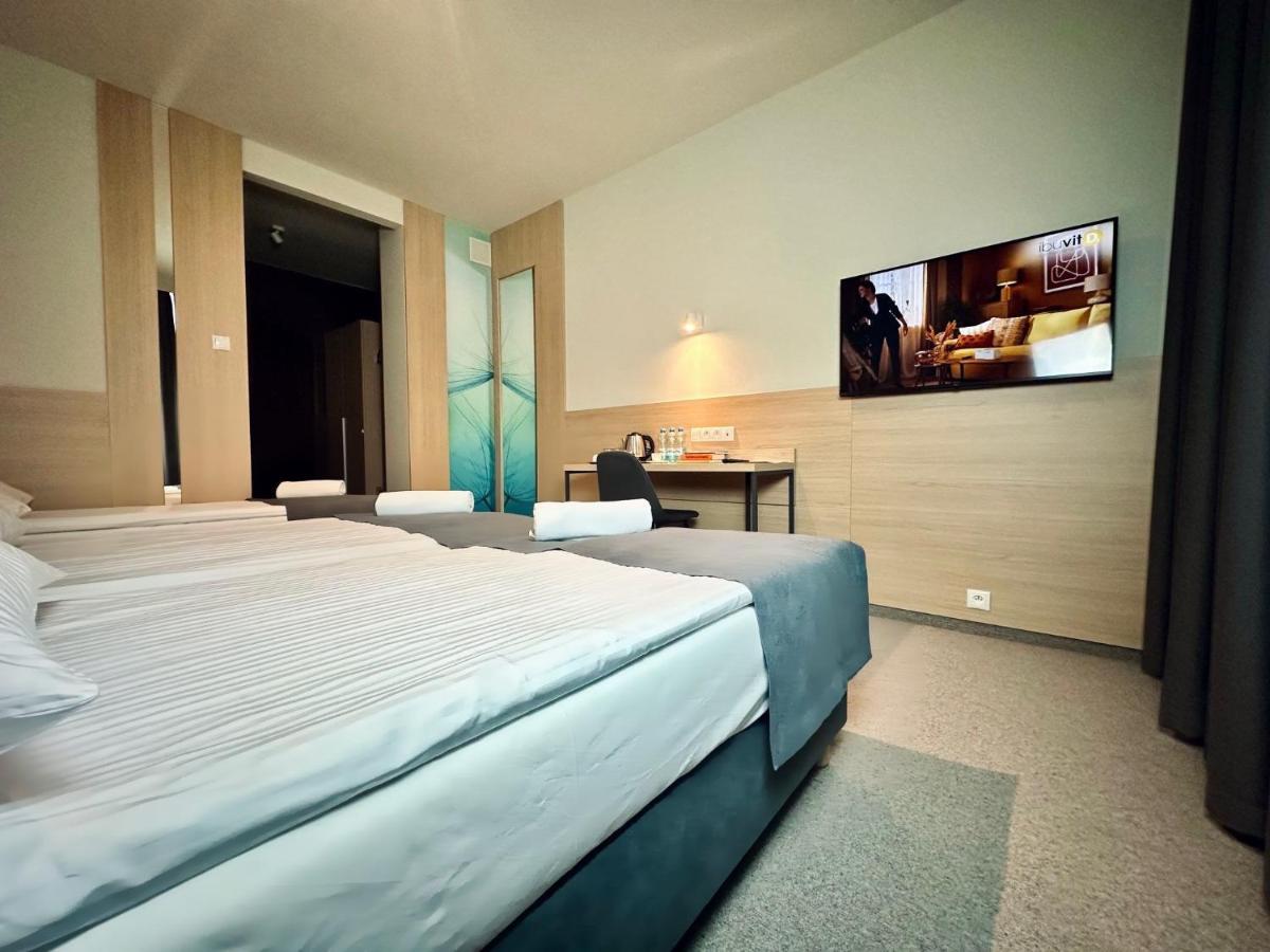 Hotel Turkus ビャウィストク エクステリア 写真